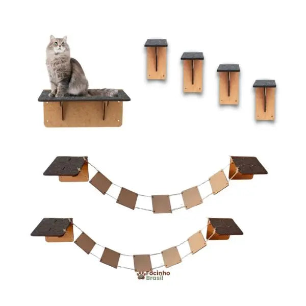 gato usando circuito playground de parede com ponte suspensa e prateleiras para escalada